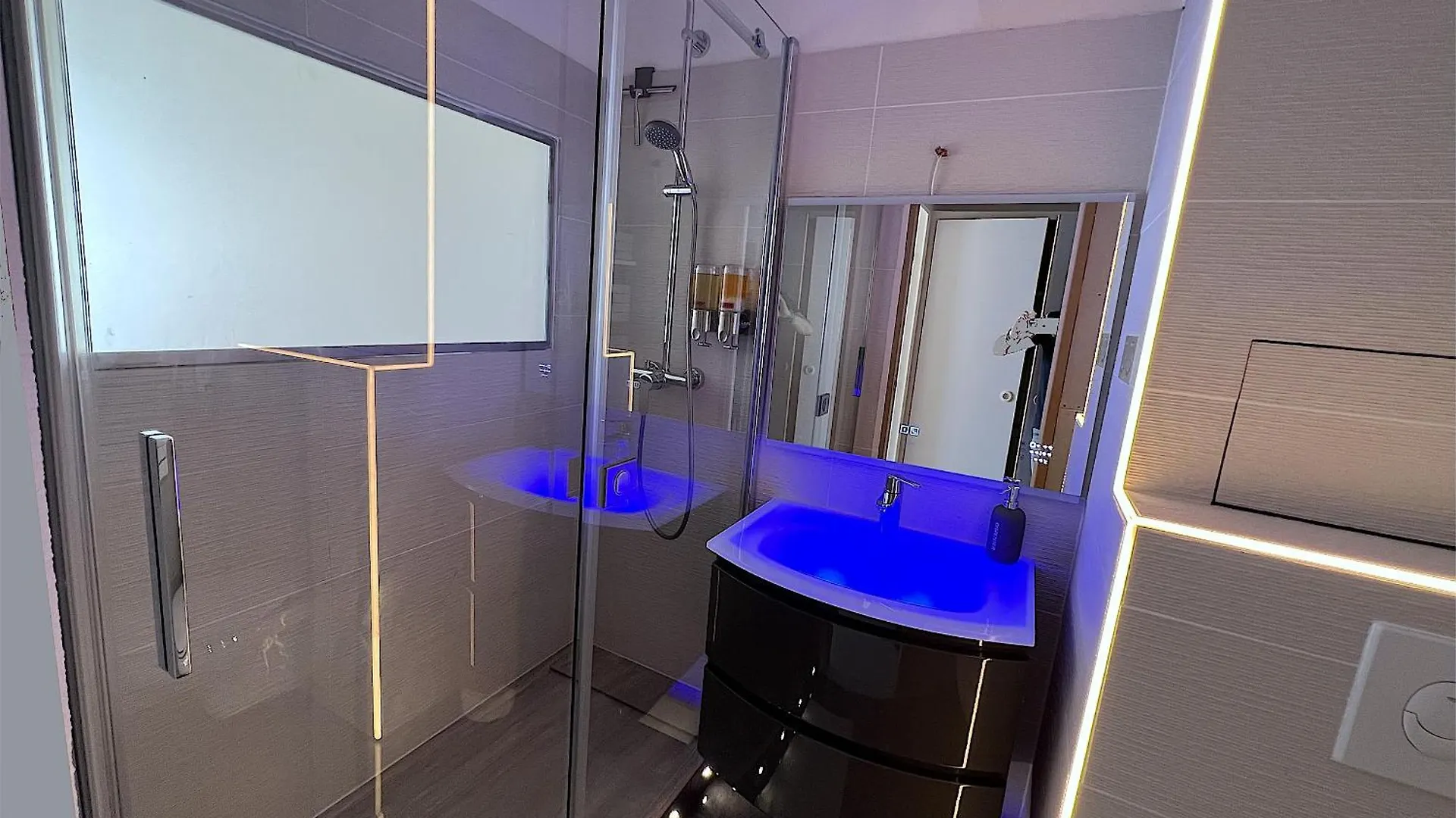 Exceptionnel Sur Cannes Vue Mer Piscine